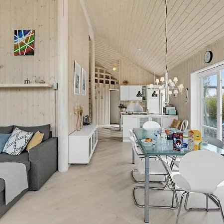 Holiday home Stunning In Vaeggerlose With Wifi *