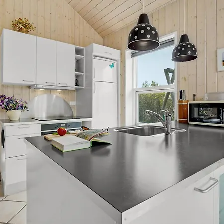 Holiday home Stunning In Vaeggerlose With Wifi *