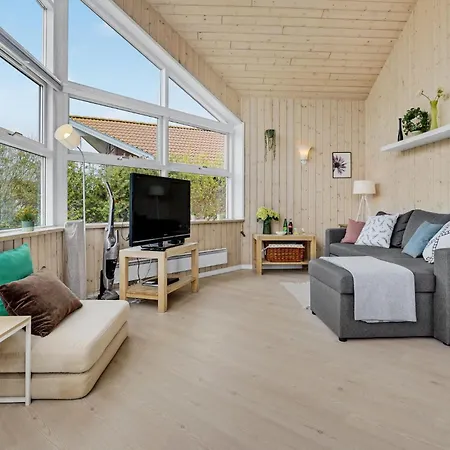 Holiday home Stunning In Vaeggerlose With Wifi
